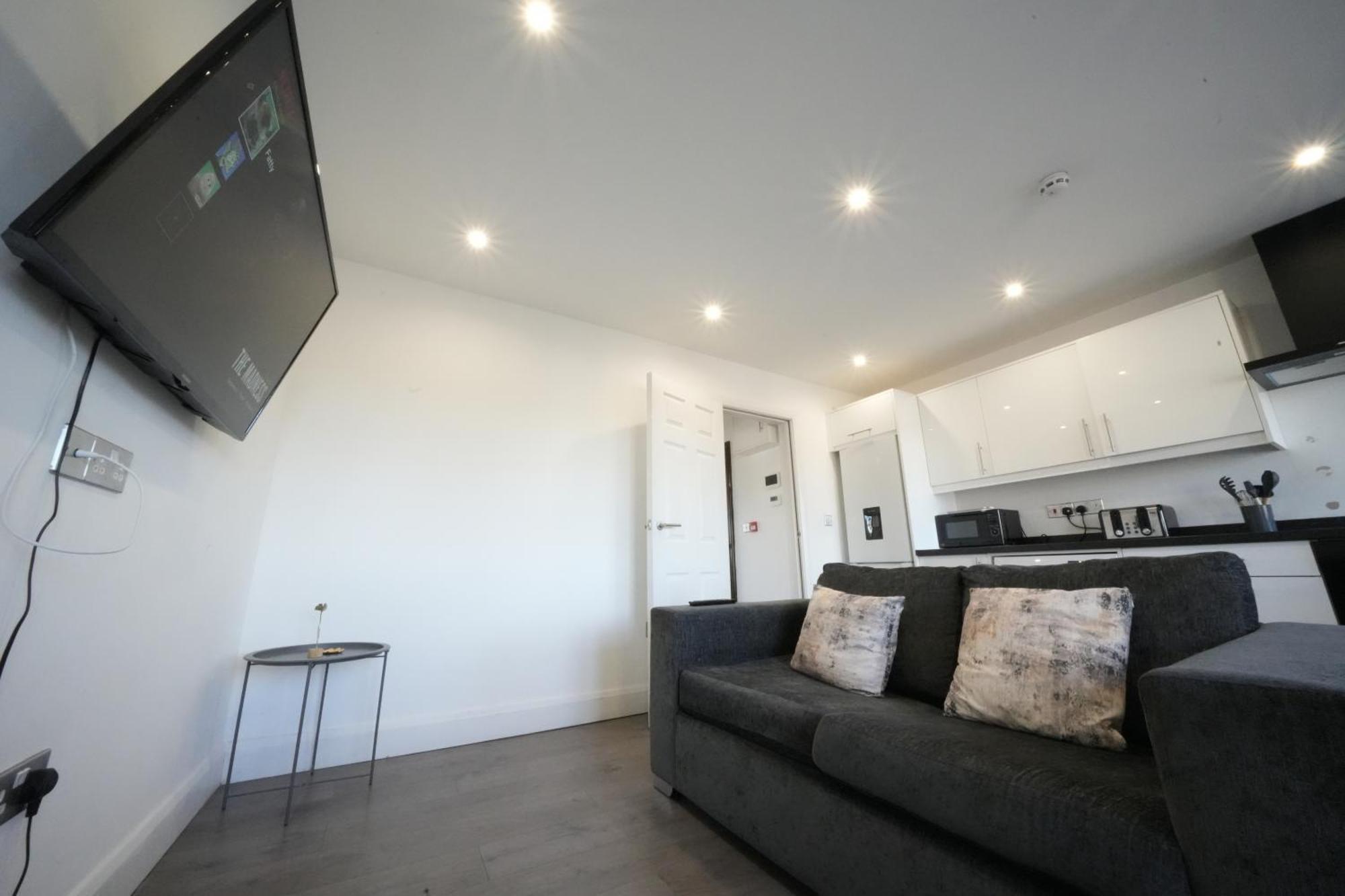Hatton Apartments Heathrow Airport- Free Parking-Free Underground To And From Heathrow Airport Hatton Cross See Picture-See London Fast Hatton Cross To Central London 30Min Екстер'єр фото