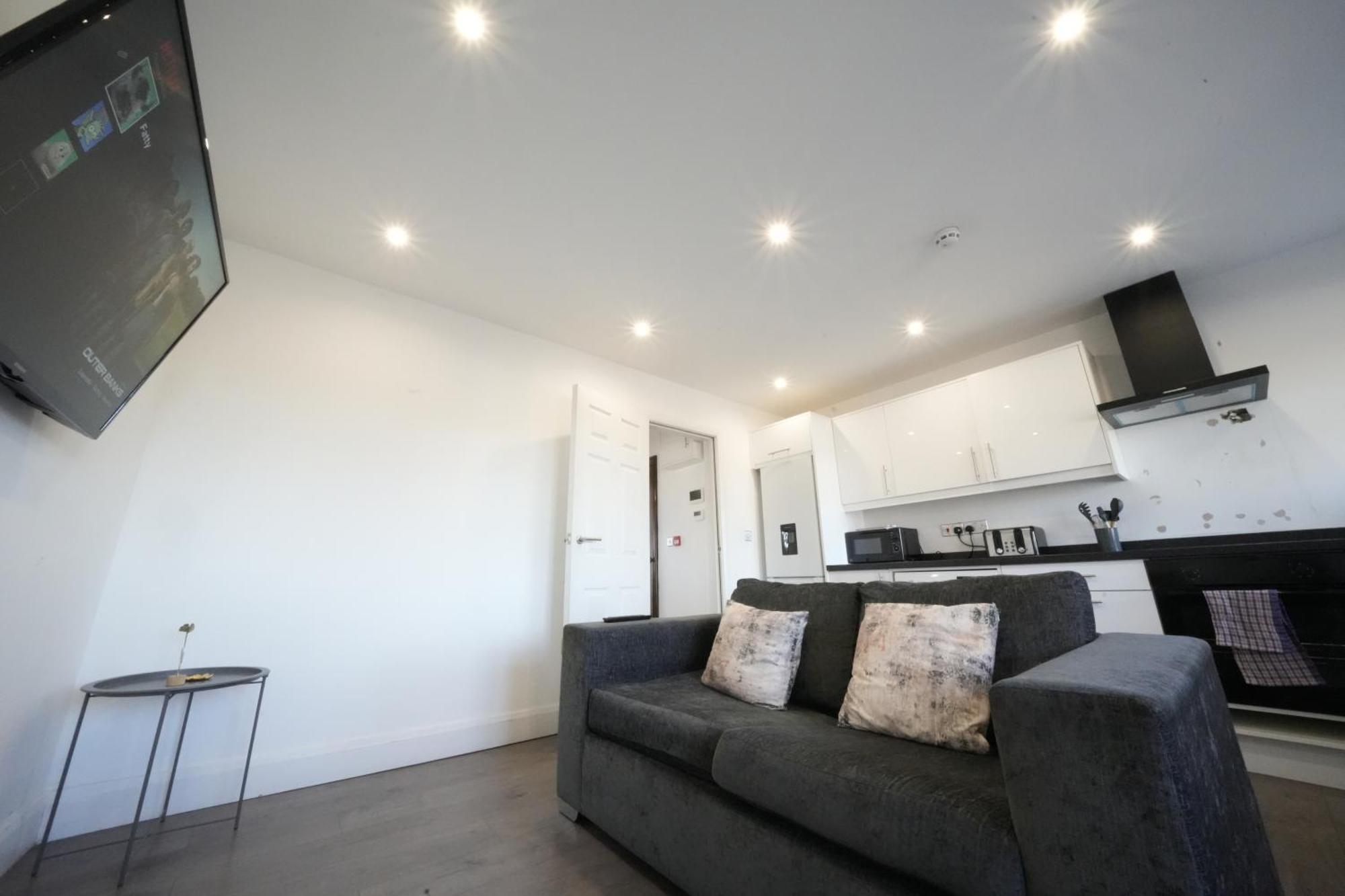 Hatton Apartments Heathrow Airport- Free Parking-Free Underground To And From Heathrow Airport Hatton Cross See Picture-See London Fast Hatton Cross To Central London 30Min Екстер'єр фото