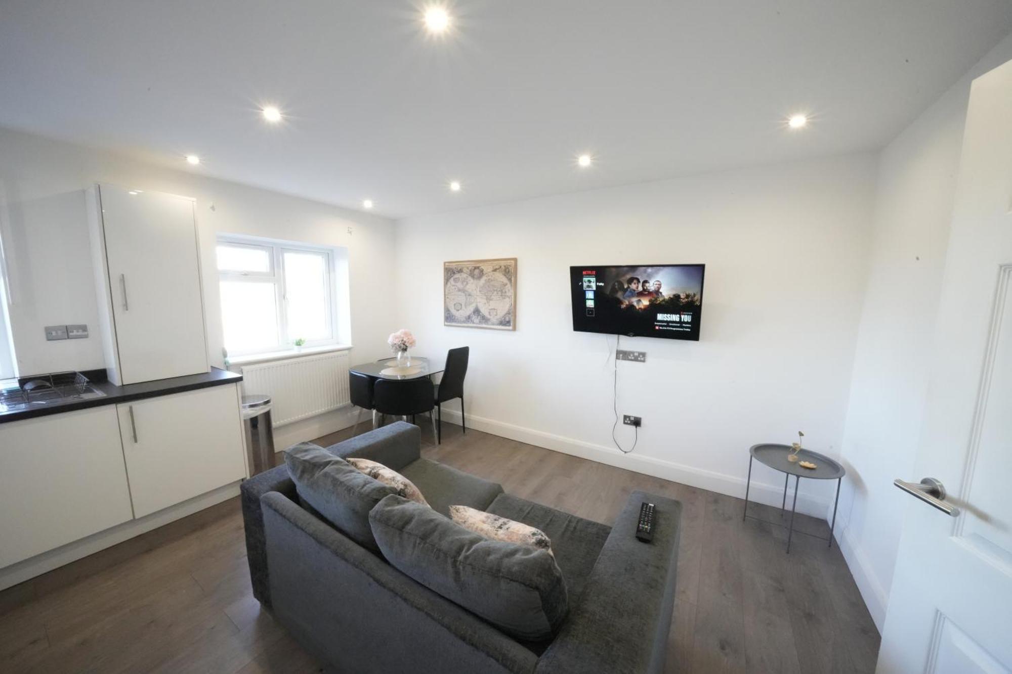 Hatton Apartments Heathrow Airport- Free Parking-Free Underground To And From Heathrow Airport Hatton Cross See Picture-See London Fast Hatton Cross To Central London 30Min Екстер'єр фото