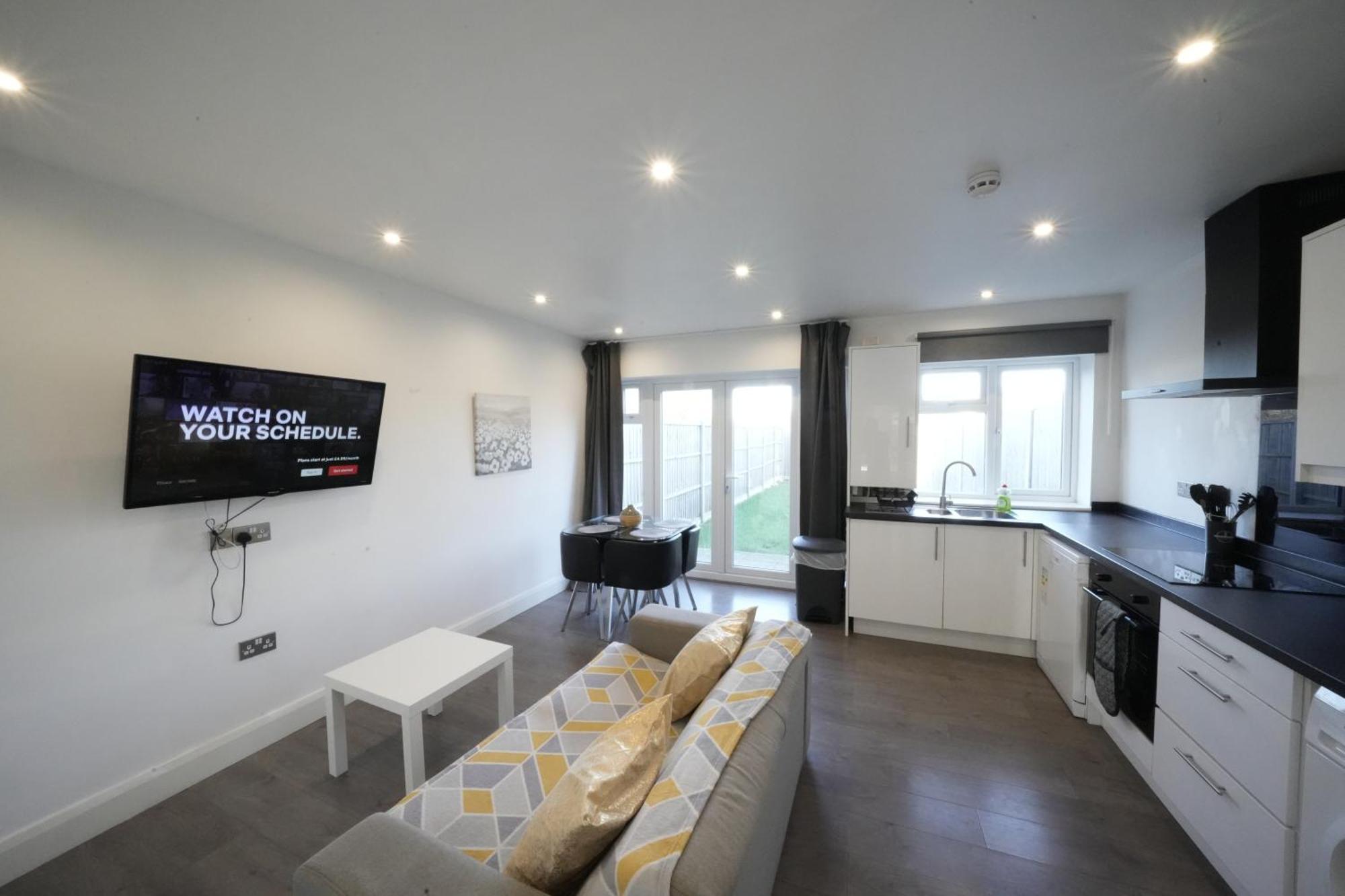 Hatton Apartments Heathrow Airport- Free Parking-Free Underground To And From Heathrow Airport Hatton Cross See Picture-See London Fast Hatton Cross To Central London 30Min Екстер'єр фото