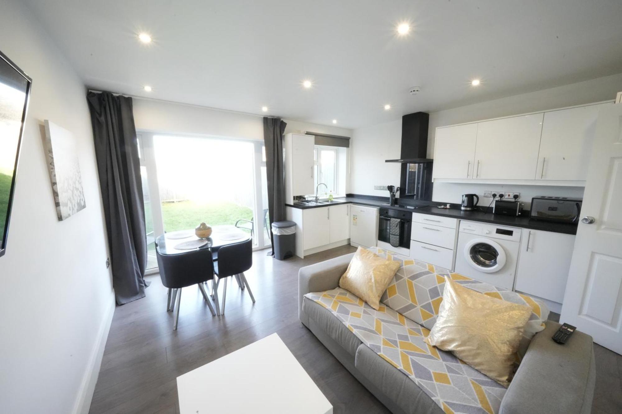 Hatton Apartments Heathrow Airport- Free Parking-Free Underground To And From Heathrow Airport Hatton Cross See Picture-See London Fast Hatton Cross To Central London 30Min Екстер'єр фото