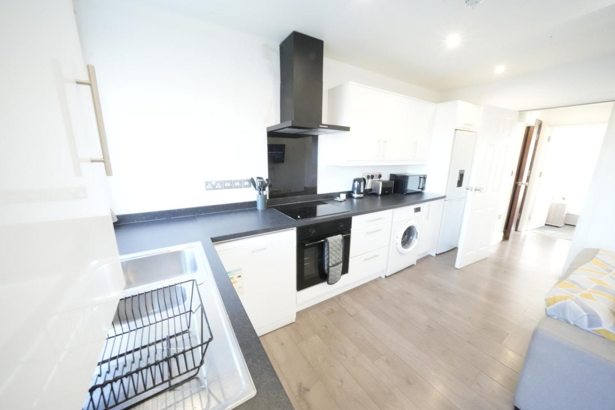 Hatton Apartments Heathrow Airport- Free Parking-Free Underground To And From Heathrow Airport Hatton Cross See Picture-See London Fast Hatton Cross To Central London 30Min Екстер'єр фото