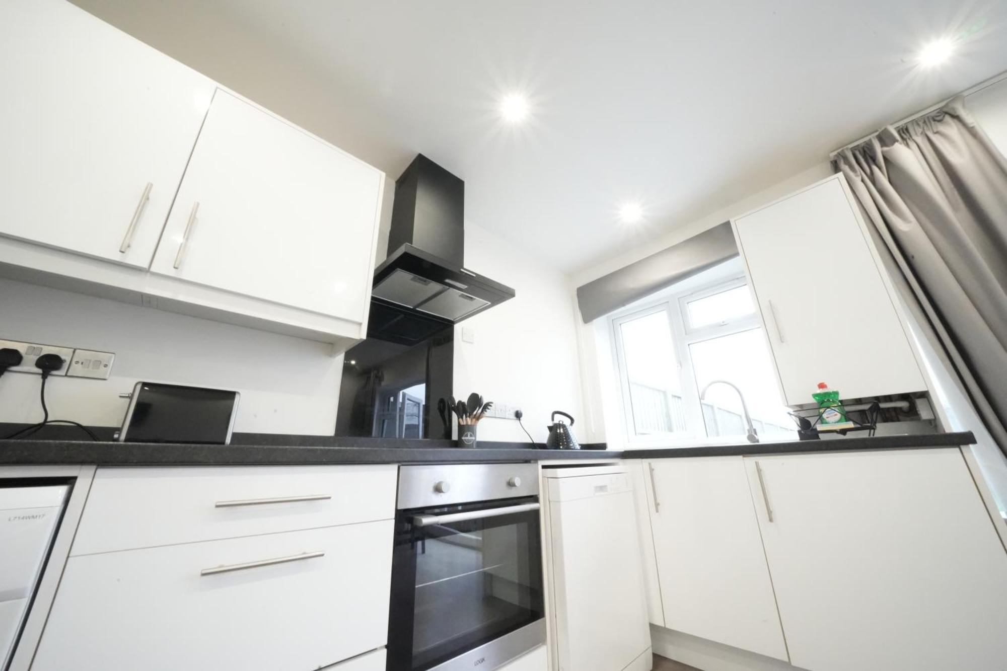 Hatton Apartments Heathrow Airport- Free Parking-Free Underground To And From Heathrow Airport Hatton Cross See Picture-See London Fast Hatton Cross To Central London 30Min Екстер'єр фото